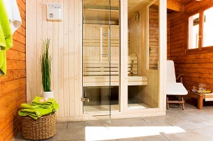 Les portes de sauna sont un élément essentiel de tout sauna