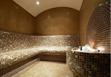 Les bains turcs sont non seulement un plaisir, mais aussi un rituel