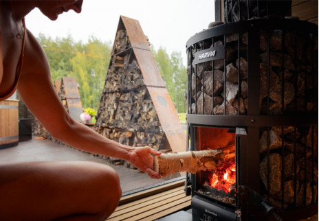 Comment préparer votre sauna pour la saison froide : entretien du poêle et prévention des odeurs de brûlé
