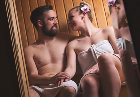 La Saint-Valentin au sauna : comment créer une ambiance romantique, chaleureuse et stimulante pour les sens