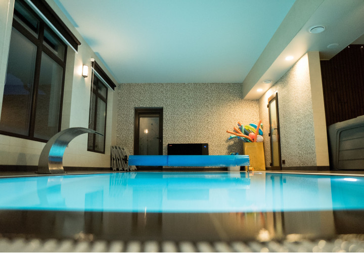 Piscine et saunas dans la ferme "Vila Kalniškiai"