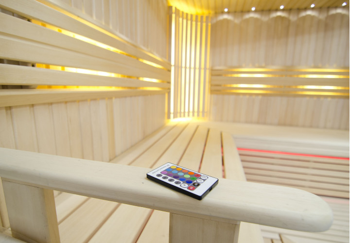 Sauna lumineuse avec éclairage LED réglable