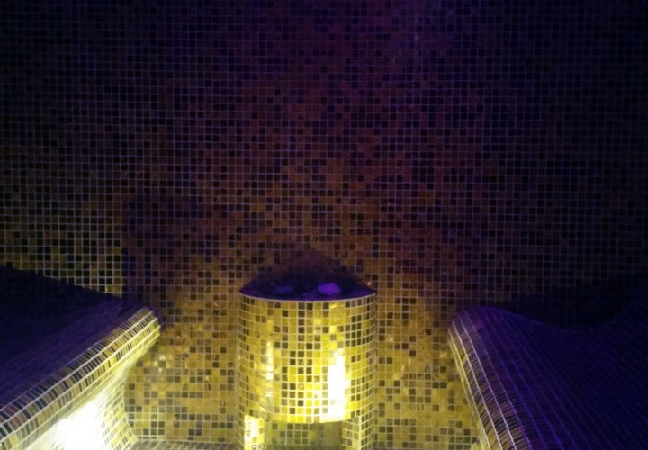 Hammam à disposition symétrique
