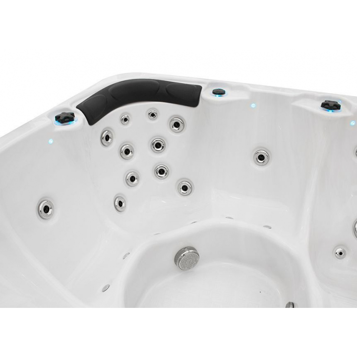 Piscine de massage SPA – Relax