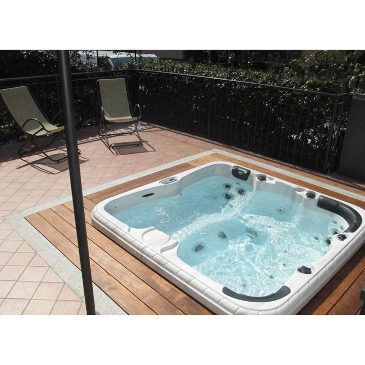 Piscine de massage SPA – Refresh