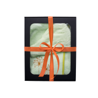 Coffret cadeau pour ELLE. Bonnet et tablier de sauna pour femme, vert clair.