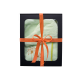 Coffret cadeau pour ELLE. Bonnet et tablier de sauna pour femme, vert clair.