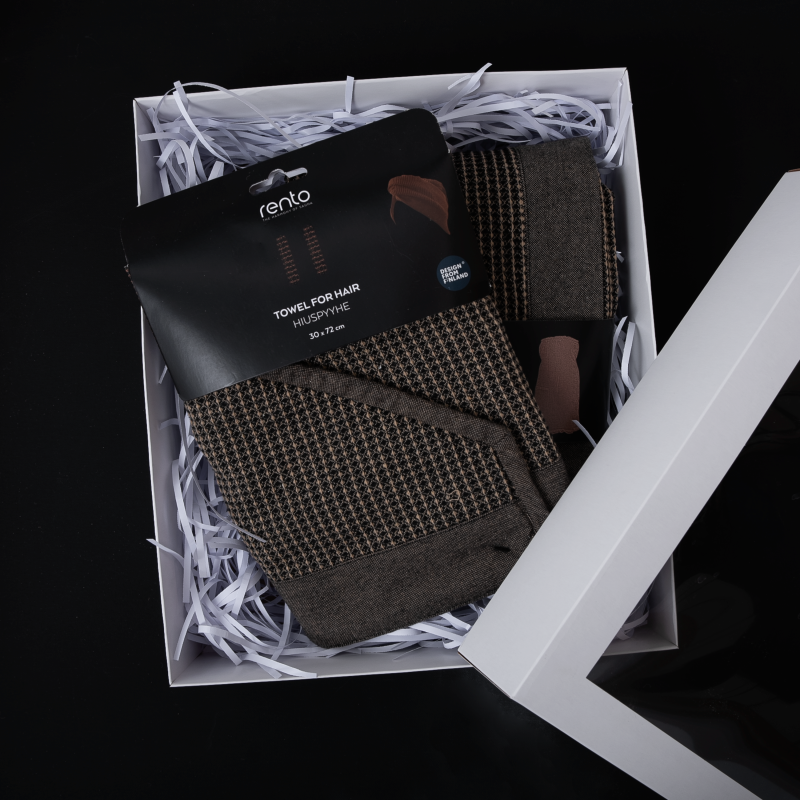 Coffret cadeau dans un coffret cadeau RENTO KENNO POUR ELLE. Serviette à cheveux et tablier