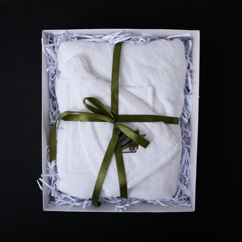 Coffret cadeau pour elle - BLANC, 75x140 cm, dans un coffret cadeau. Tablier et chapeau pour sauna