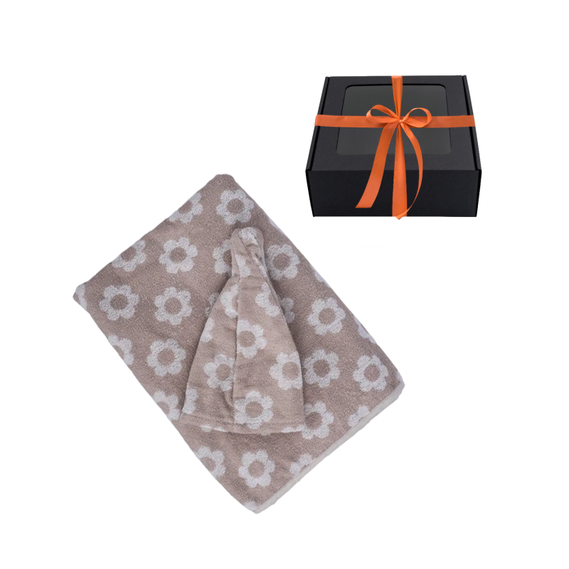 Coffret cadeau pour elle - FLEURS, 75x140 cm, dans un coffret cadeau. Tablier et chapeau pour sauna