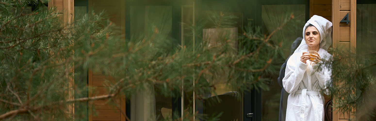 Rituel de l'eau chaude : pourquoi l'eau chaude favorise la relaxation – et pourquoi la chaleur du sauna va encore plus loin