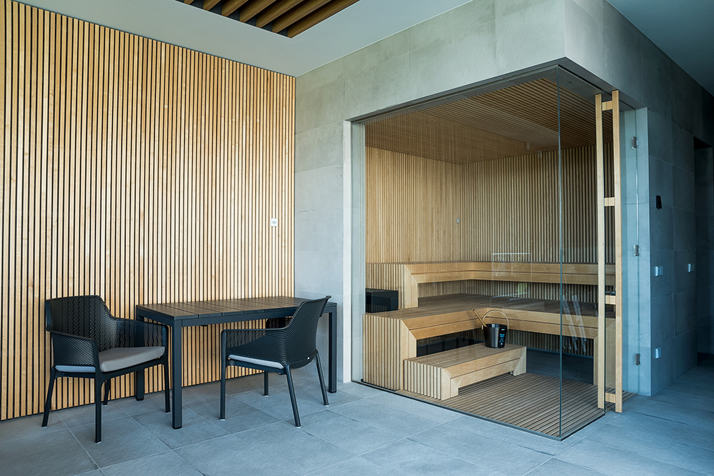 Sauna avec paroi en verre