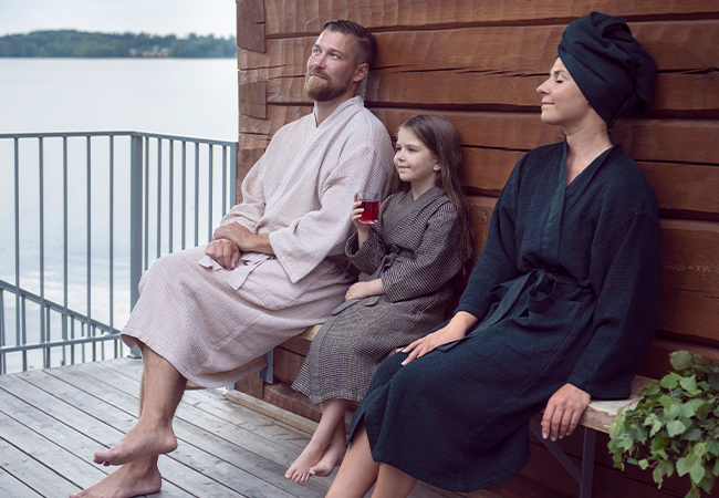 Vêtements de sauna : les tissus synthétiques n’ont pas leur place ici.