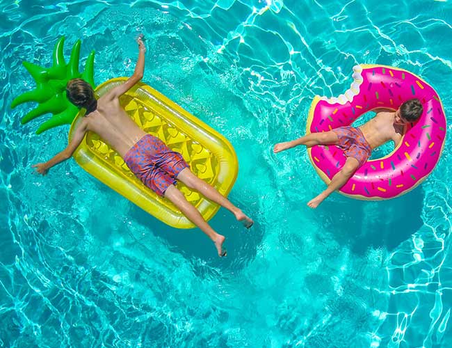 Garder l'eau des piscines des enfants propre : santé et sécurité sans chlore