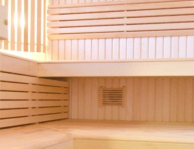 Ventilation du sauna : comment bien la réaliser ? Conseils d'experts et erreurs courantes à éviter.