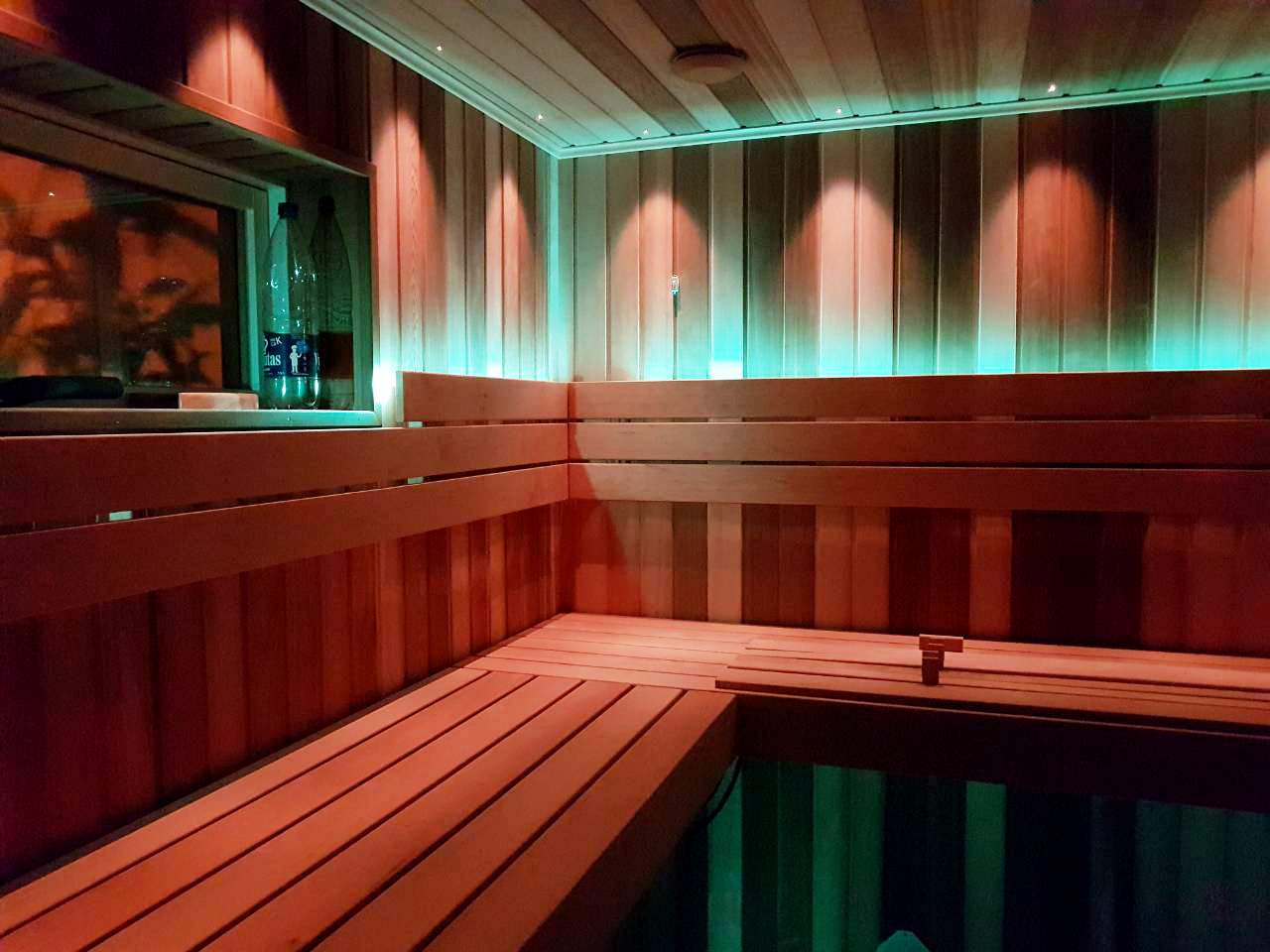 Sauna en bois d'aulne et de cèdre du Canada