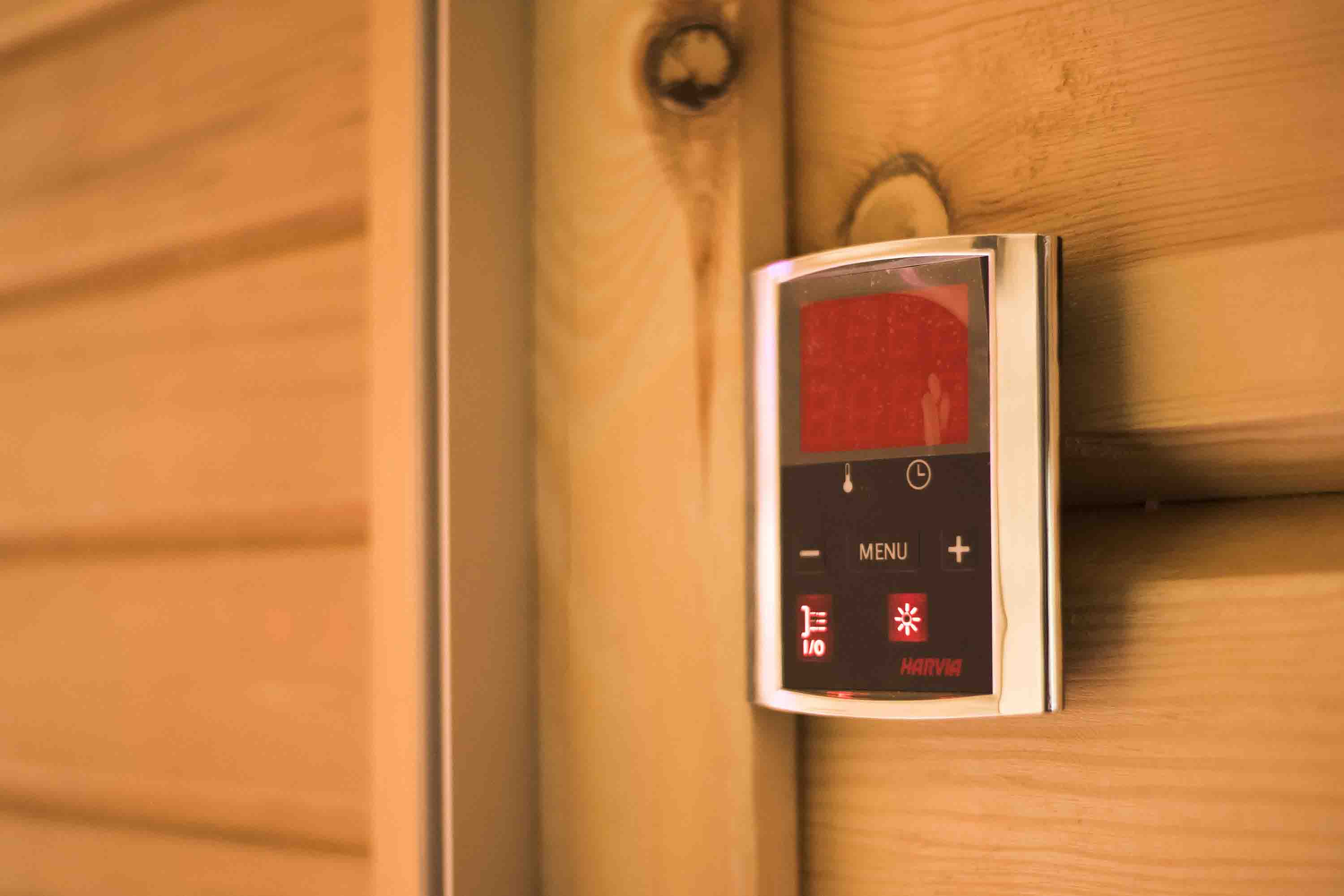 Sauna infrarouge avec mur en sel de l'Himalaya